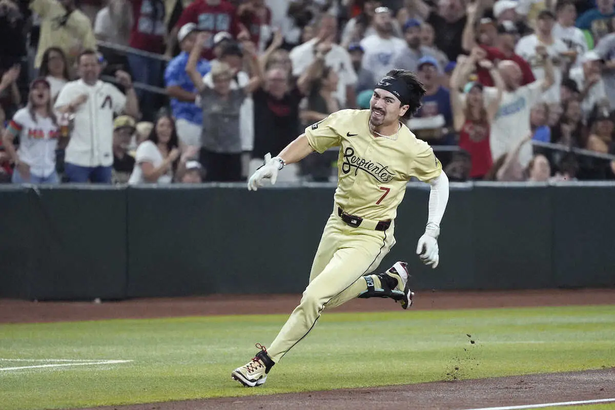 【画像・写真】「ド派手すぎる立ち上がり」Dバックス・キャロルがランニング本塁打　ド軍3連発に対抗「野球の醍醐味」