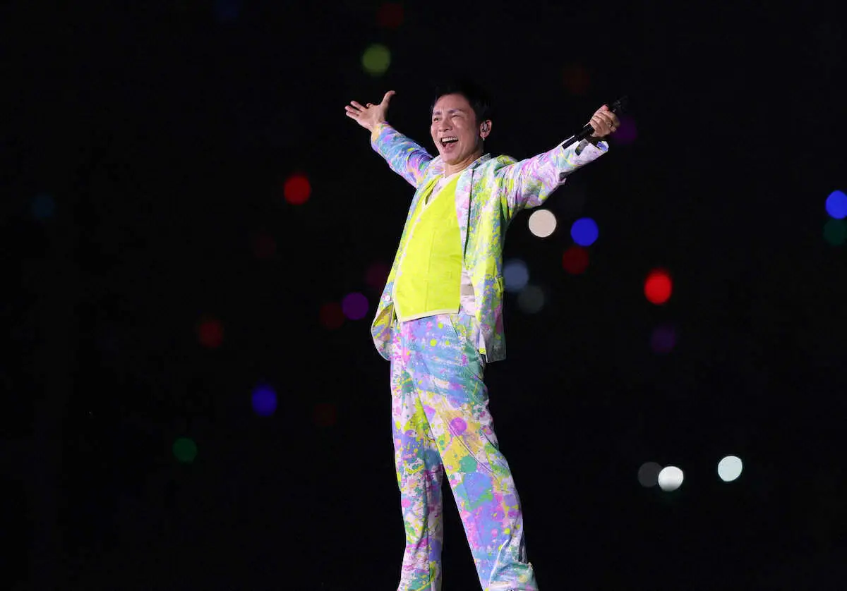 【画像・写真】郷ひろみ　試合前も試合後も沸かせた！セレモニアルバッティング＆試合後ライブ