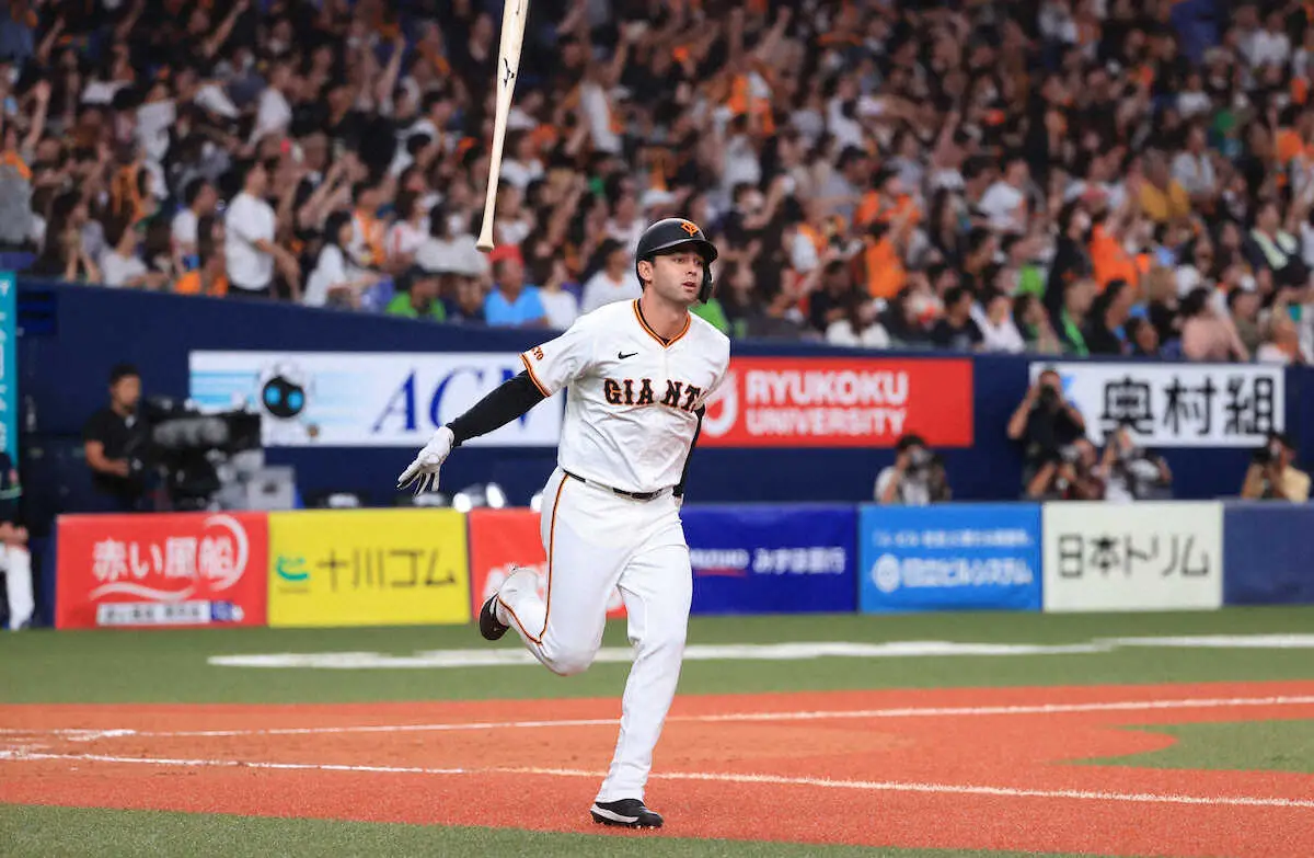 【画像・写真】巨人モンテス　来日初アーチが9回2死から同点3ラン　記念球が戻れば「アクリルケースに入れて飾りたい」