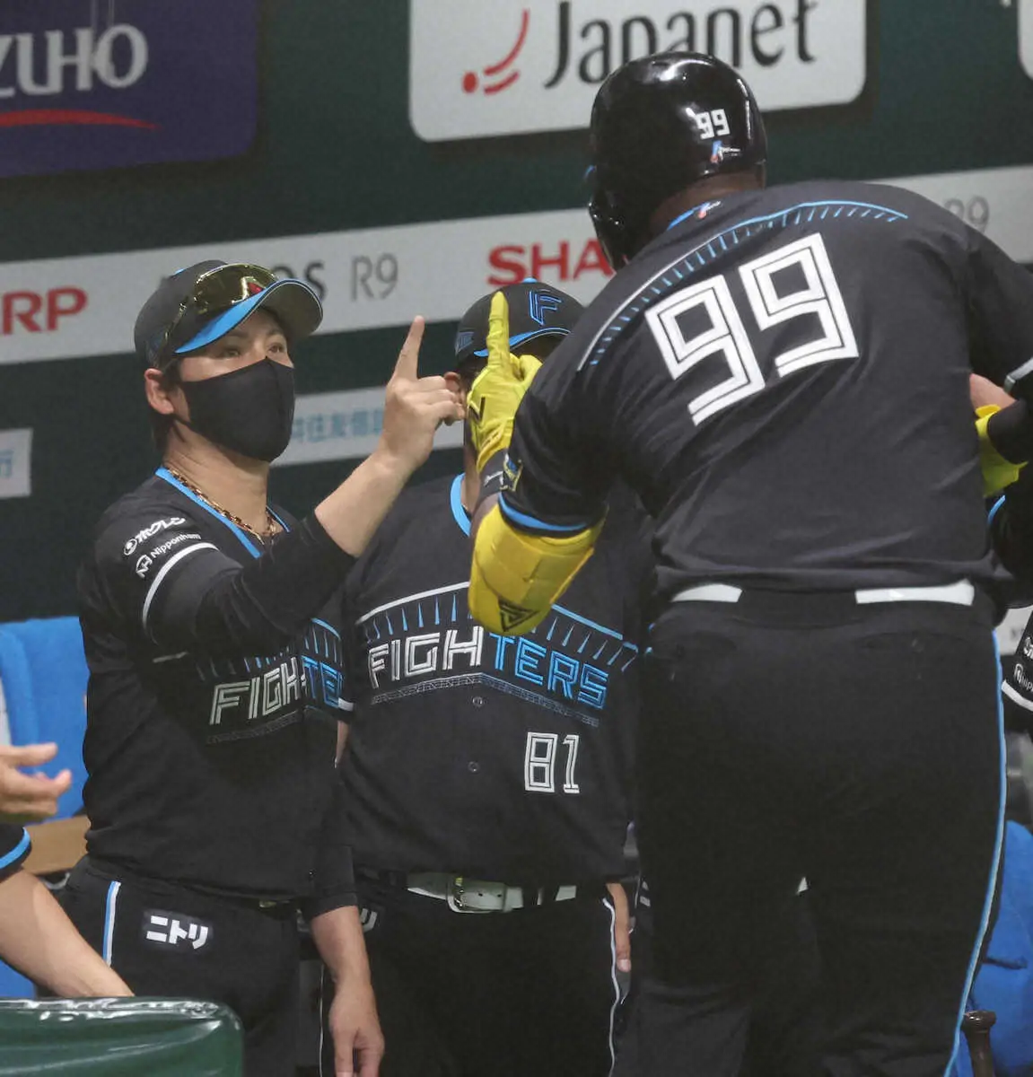 【画像・写真】新庄日本ハム　神がかり！9回一挙6得点で大逆転！清宮11号2ランでとどめ　ソフトバンクに連勝