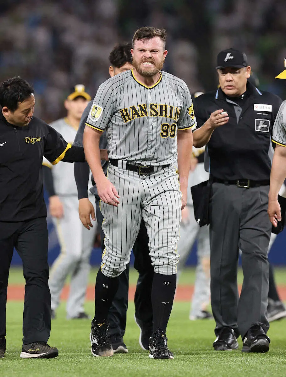 【画像・写真】阪神・ビーズリーが無事強調「ノープロブレム！」前日、右ふくらはぎに打球が直撃