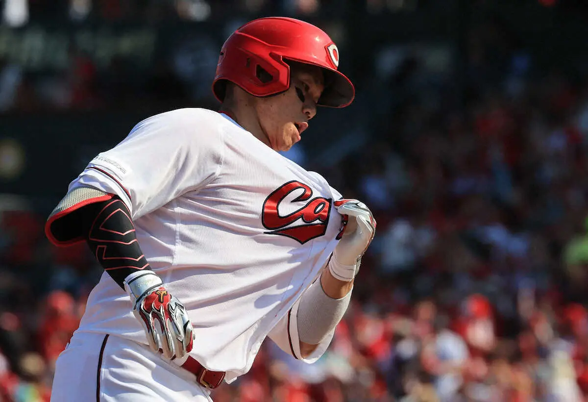 【画像・写真】広島　5番・坂倉が4年連続2桁本塁打で連敗ストップ貢献　4回に先制10号ソロ「一発で仕留められた」