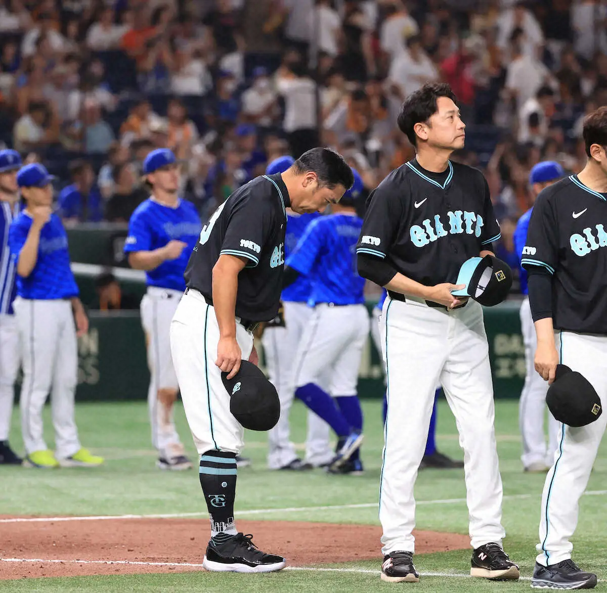 【画像・写真】巨人・二岡ヘッド　全て失点に絡んだ3失策に「しっかり反省して」　若手多数起用は阿部監督の希望