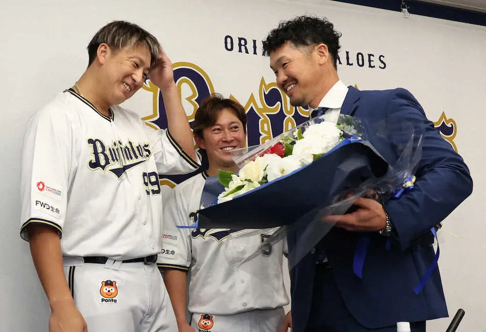 【画像・写真】オリックス・T―岡田　オリ一筋19年「幸せな野球人生」　涙なしの引退会見「感謝しても、しきれない」