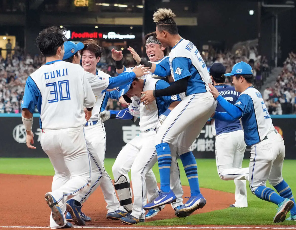 【画像・写真】日本ハム・水野　9回2死からパパ初サヨナラ打　7日長男誕生発表「やっぱり可愛い」