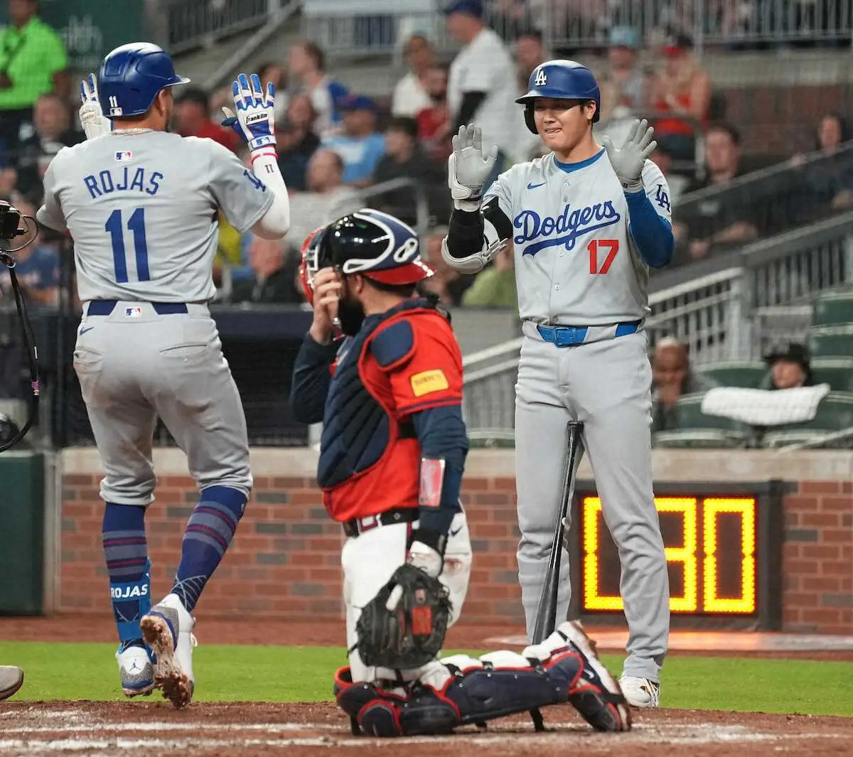 【画像・写真】ド軍ロハスが5号ソロも守備で足を引きずる仕草　指揮官「下半身にずっとトラブル」「管理していかないと」