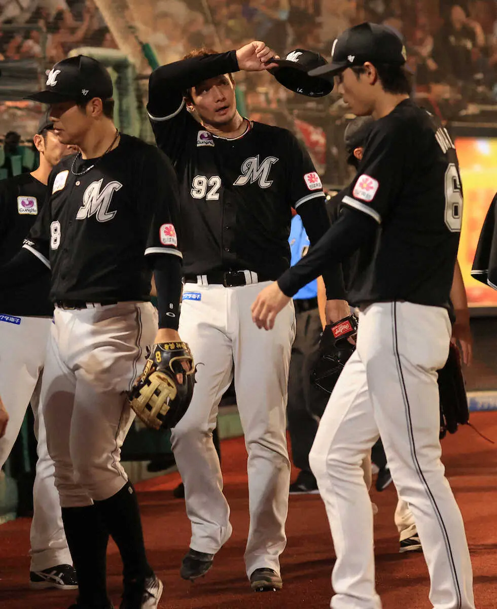 【画像・写真】ロッテ　延長10回に勝利こぼれ落ちた…5番手・国吉つかまり、無失点記録途切れる　4位・楽天と1差に