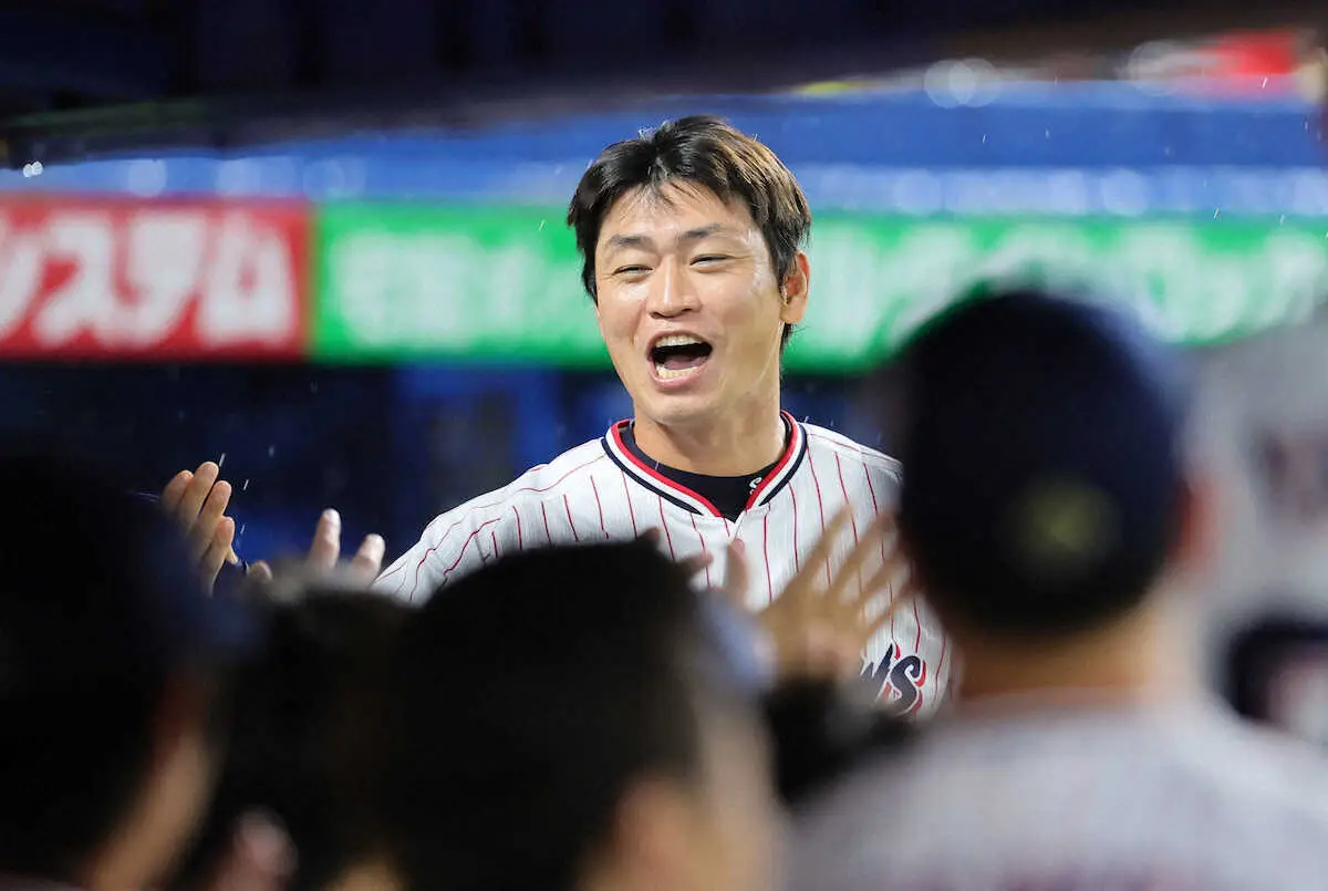【画像・写真】ヤクルト・青木　引退発表後初出場で快音！　「ファンの声援のおかげで」日米通算2724安打