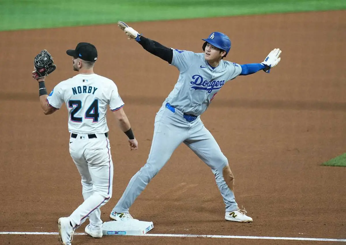 【画像・写真】大谷翔平が50盗塁！初回に二塁打→三盗で「50－50」へ足で到達　三塁ベースは記念に取り外される