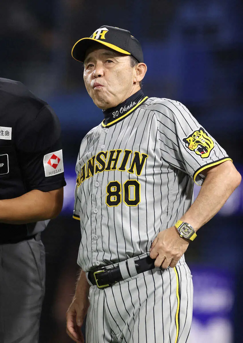 【画像・写真】阪神・岡田監督「3回で終わりや」　西勇の序盤KOに苦い表情　巨人が甲子園胴上げの可能性も