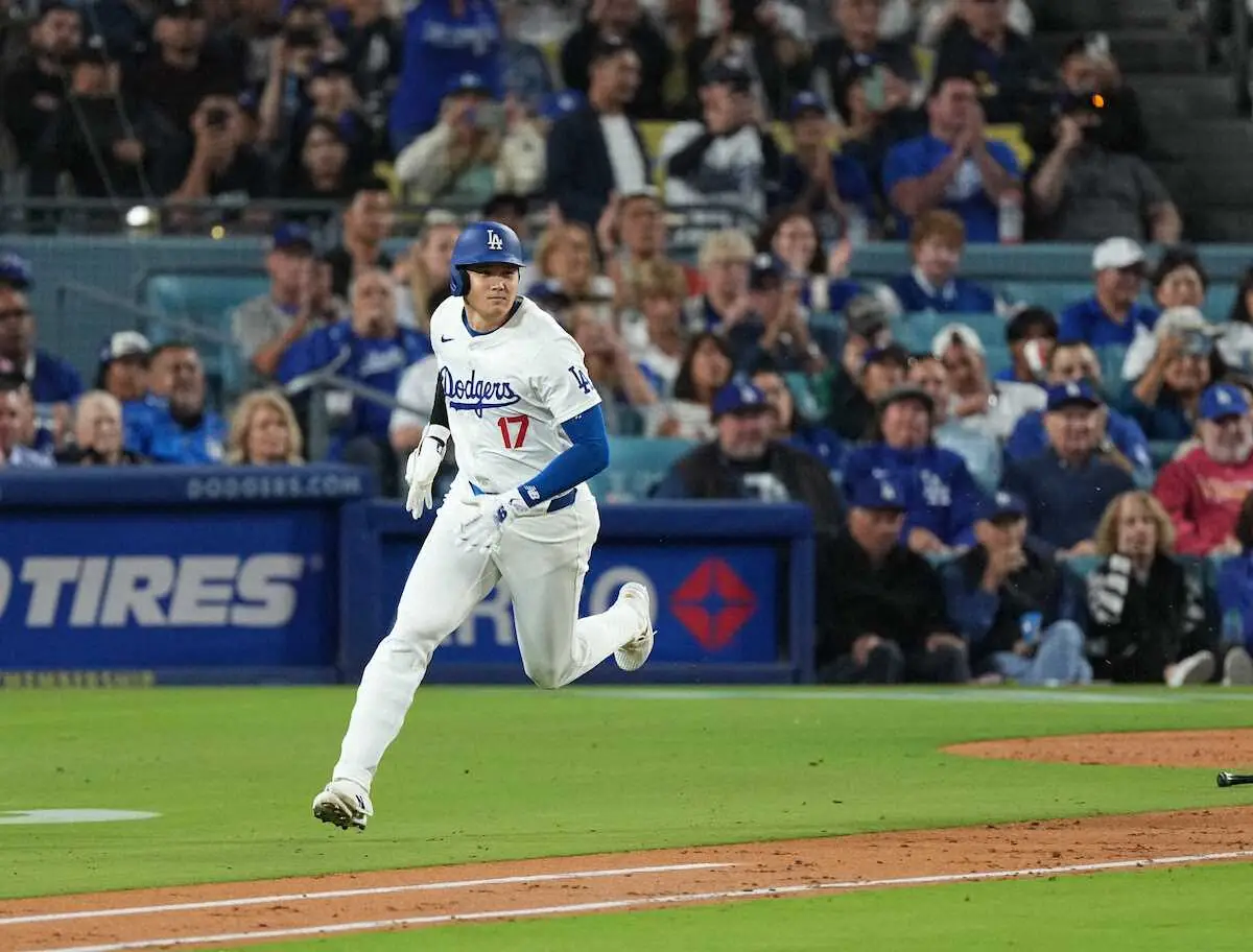 【画像・写真】大谷翔平　前夜から衝撃の2戦連発52号！ベッツも次打者席で驚きの表情　凱旋弾に本拠ファン大熱狂