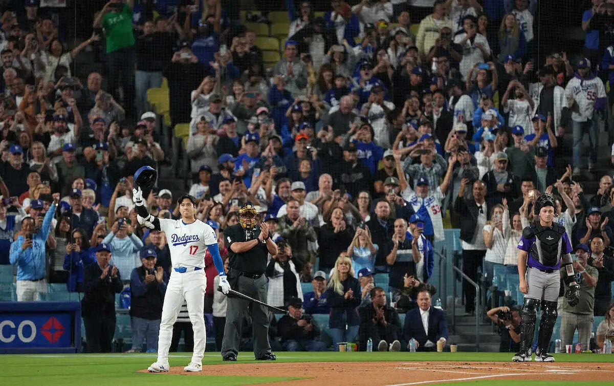 【画像・写真】ドジャース・大谷「51―51」一夜明け　本拠で「52―52」 日本人初トリプルスリーにあと3厘