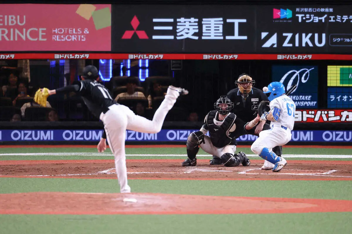 【画像・写真】ロッテ佐々木朗希　初回に2失点　前回登板で危険球退場となった野村大には二塁打浴びる