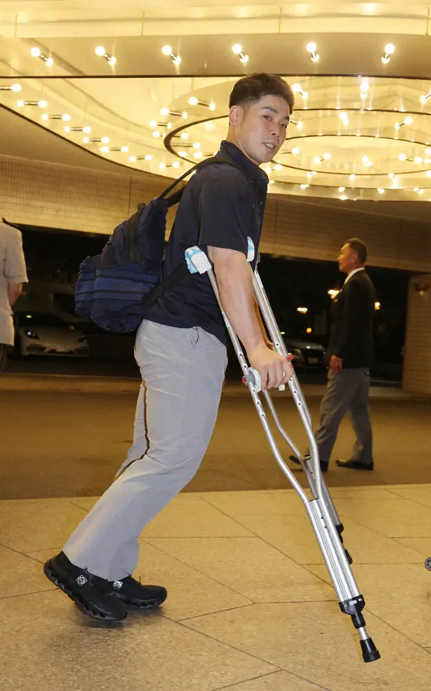 【画像・写真】ソフトバンクV　近藤と柳田も歓喜の輪に加わる！　シーズン途中で無念の戦線離脱も最後は笑顔