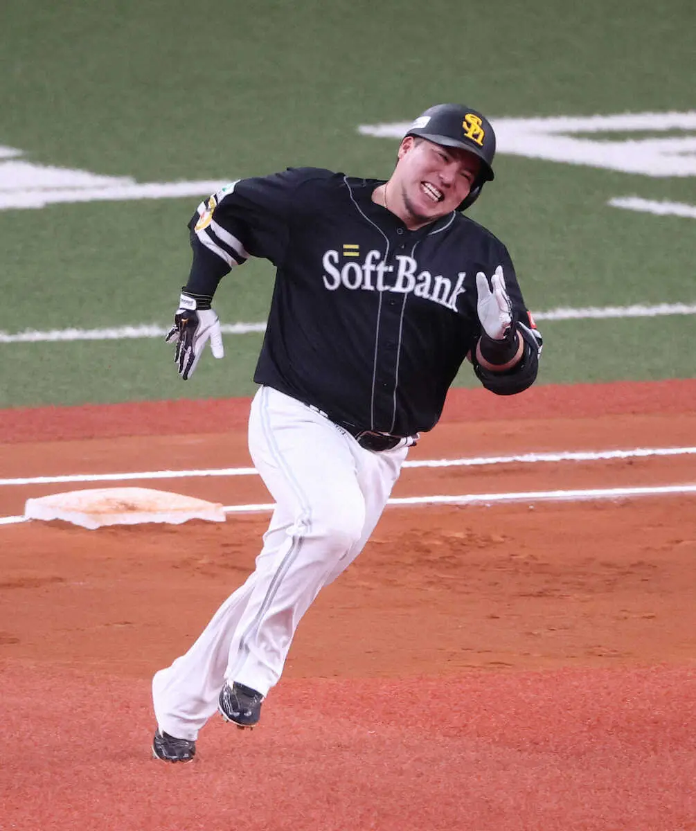 【画像・写真】山川穂高　移籍1年目で万感V　不振で苦しんだ夏…小久保監督からの激励秘話「信念感じた」