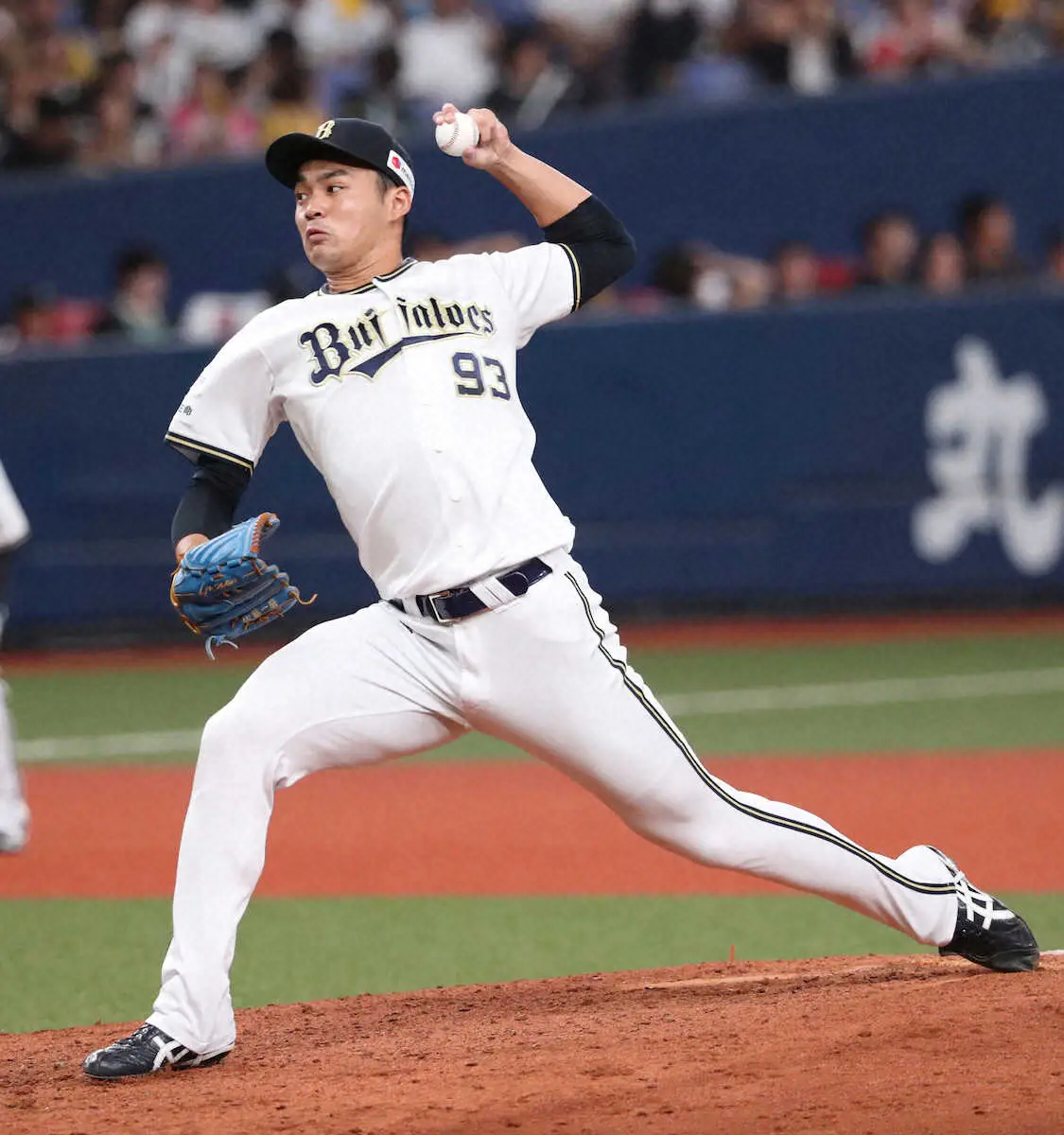 【画像・写真】オリックスが痛恨のダブルエラー　犠打処理の佐藤、カバーに入った右翼・来田が悪送球して2者生還