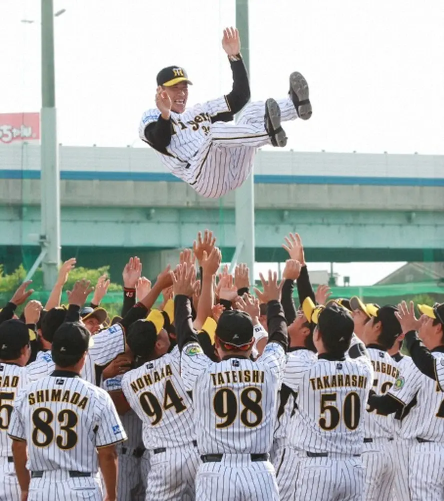 【画像・写真】【鳴尾浜30年を振り返る】2010年9月25日　矢野引退試合は超満員！ファン515人が涙