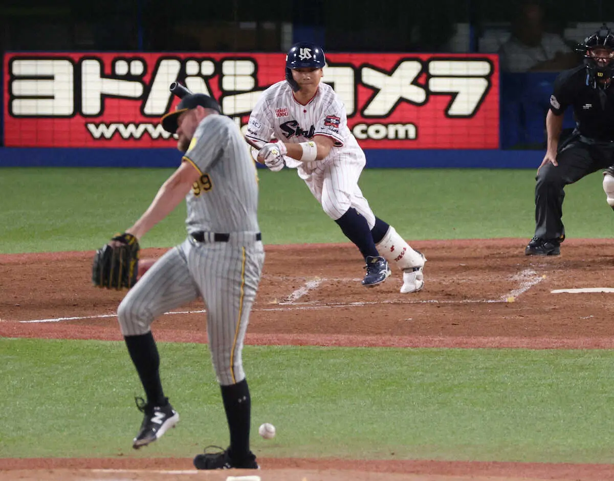 【画像・写真】阪神・ビーズリー　また受難…お尻付近に打球直撃　6日の同カードもライナーを脚に受け