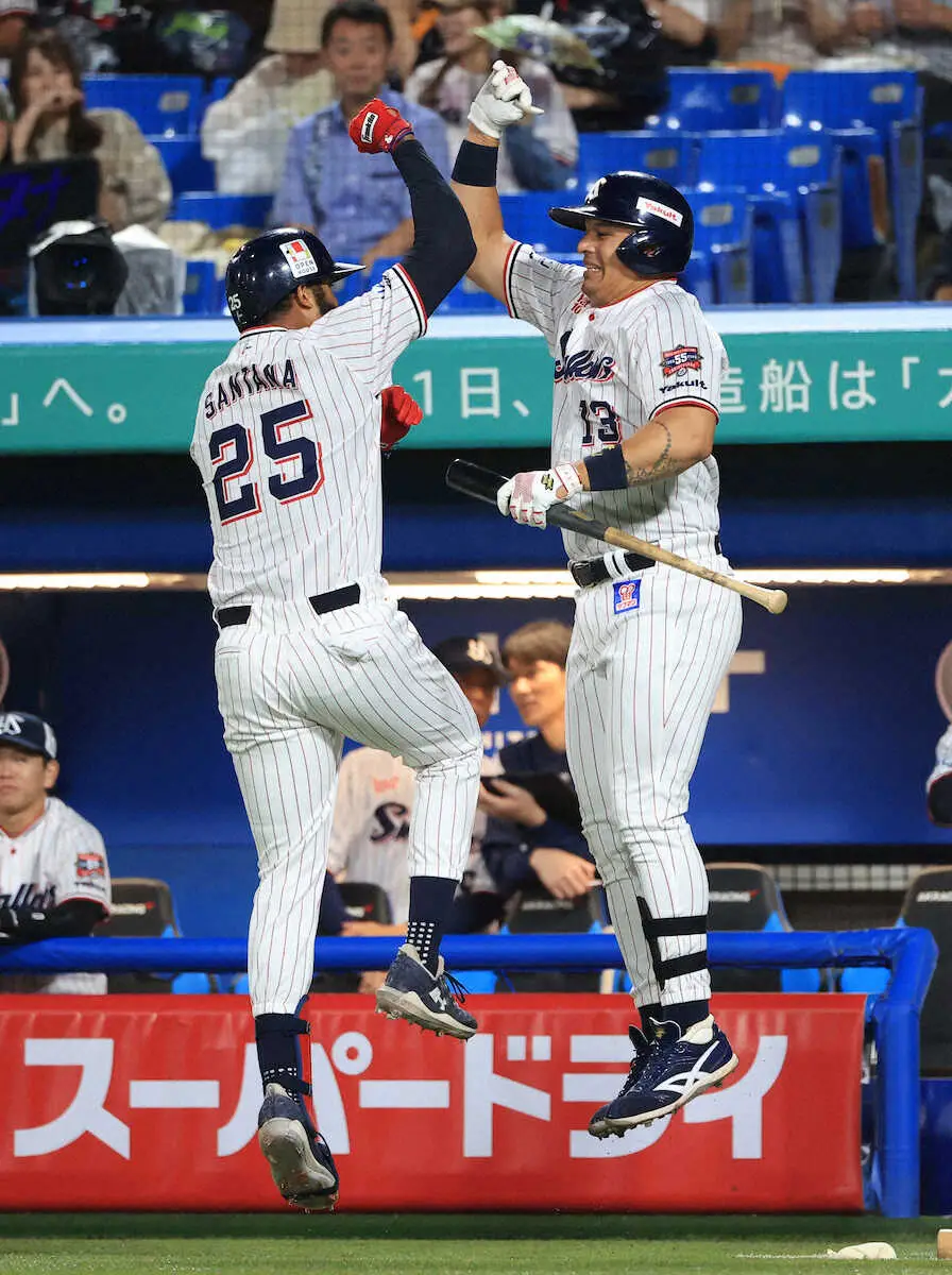 【画像・写真】ヤクルト最下位転落の危機救った！　長岡が劇的サヨナラ打　今季初5連勝に導いた