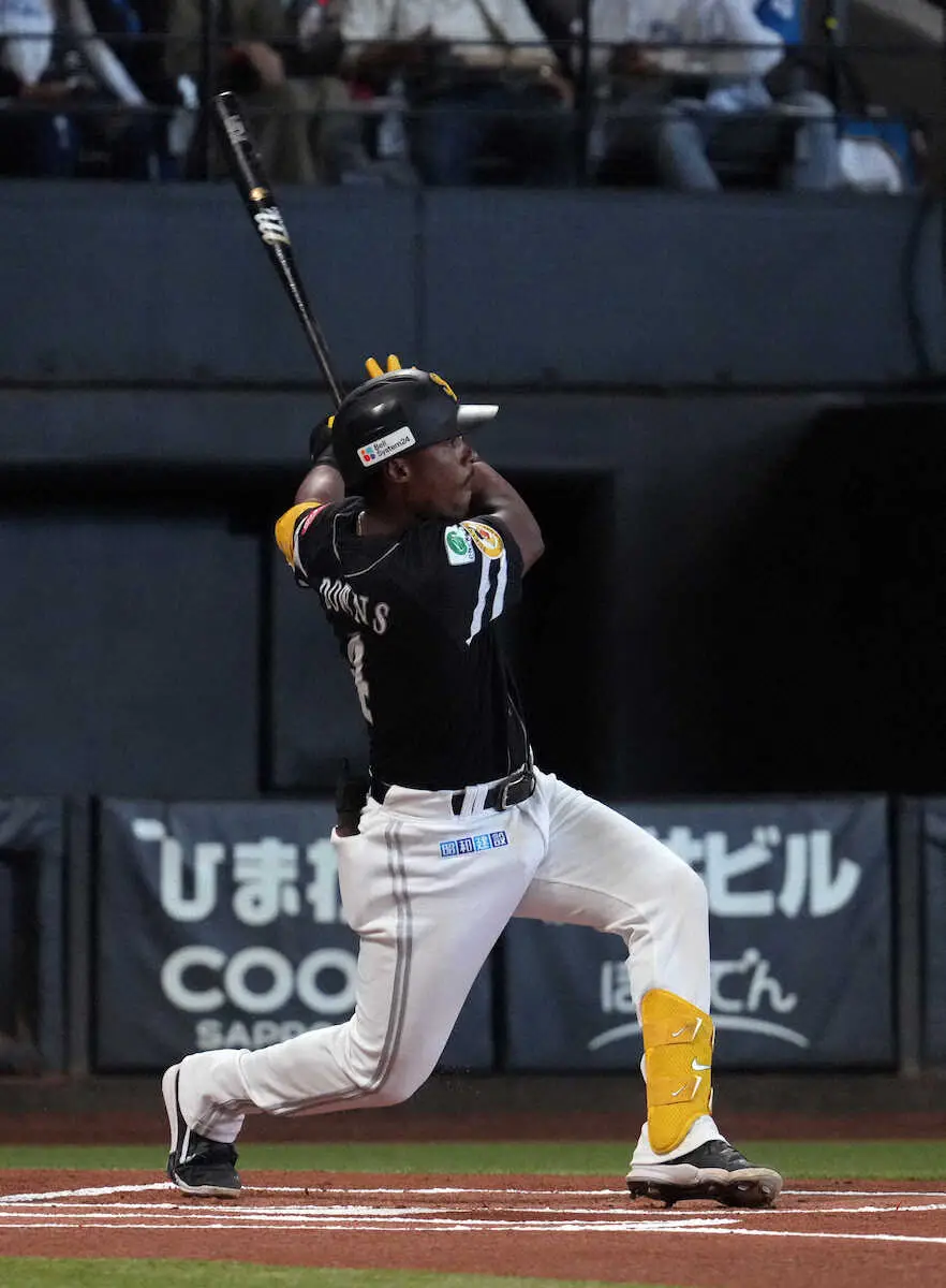 【画像・写真】“鷹のジーター”ダウンズがソフトバンク打線の起爆剤!!　小久保監督「素晴らしい」