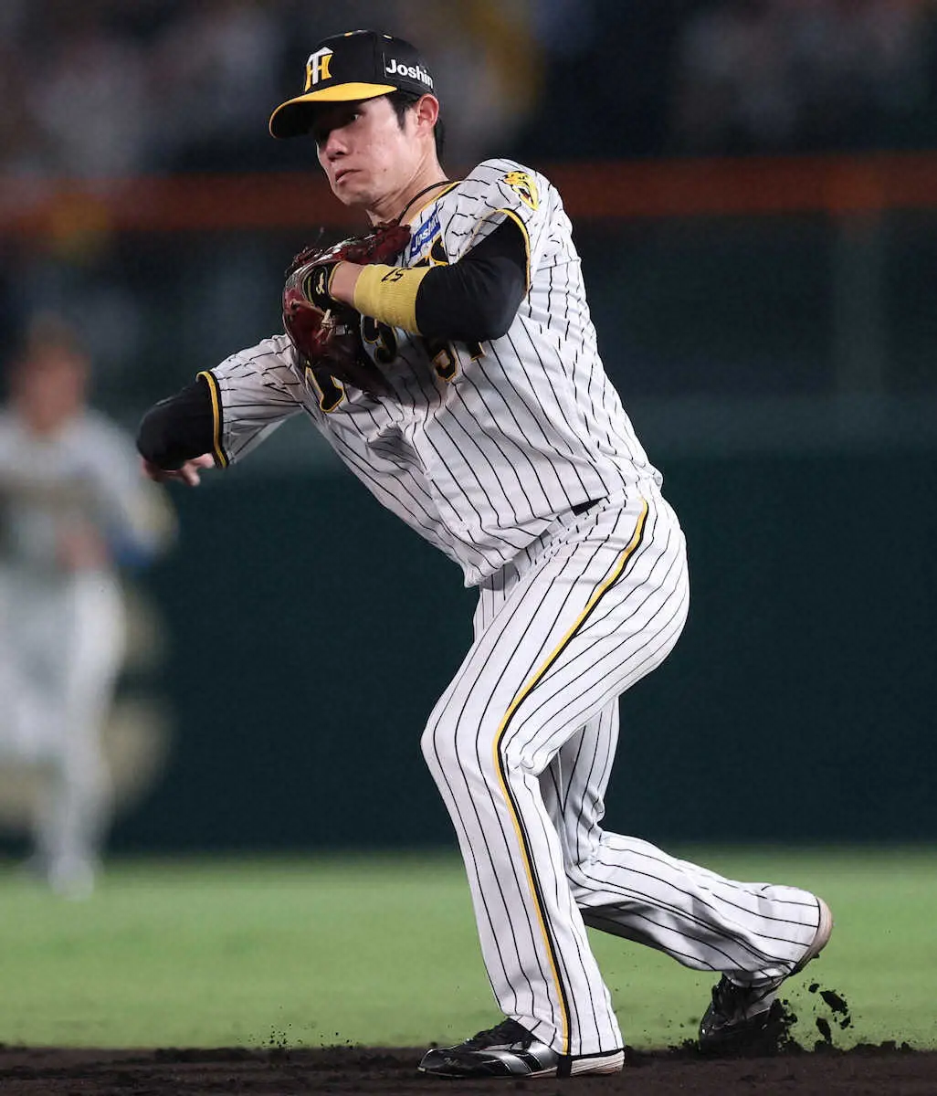 【画像・写真】阪神・中野　球団初の2年連続二塁で全試合出場まであと1　本拠地最終戦は無安打も虎党に感謝