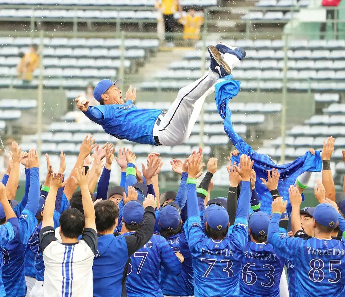 【画像・写真】DeNA　ファーム日本選手権初出場初V!戦力外4選手がプレー　大田&西浦が先制点演出　楠本は代打出場