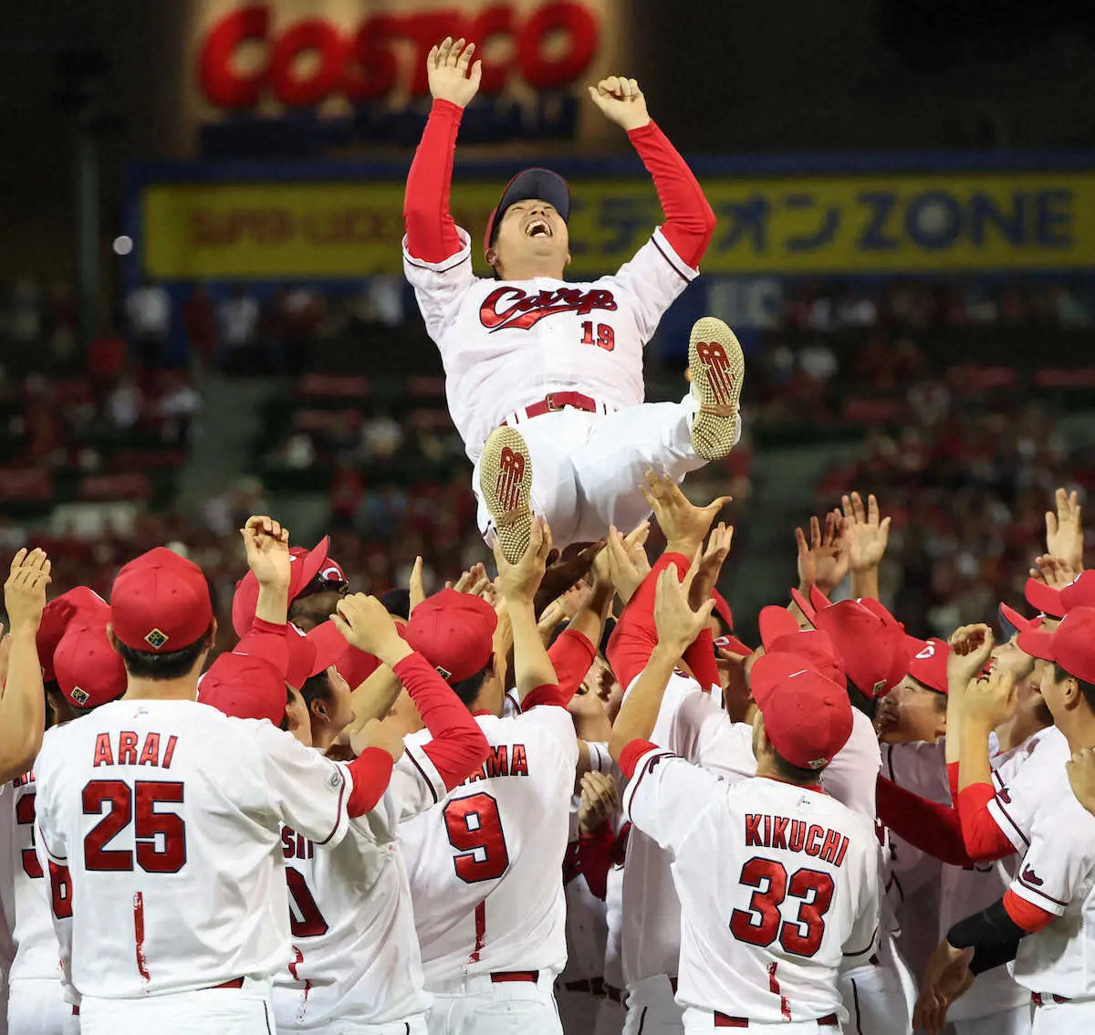 【画像・写真】野村祐輔　涙こらえ広島愛あふれる引退あいさつ「大好きなカープのユニホーム着て…本当に幸せ」