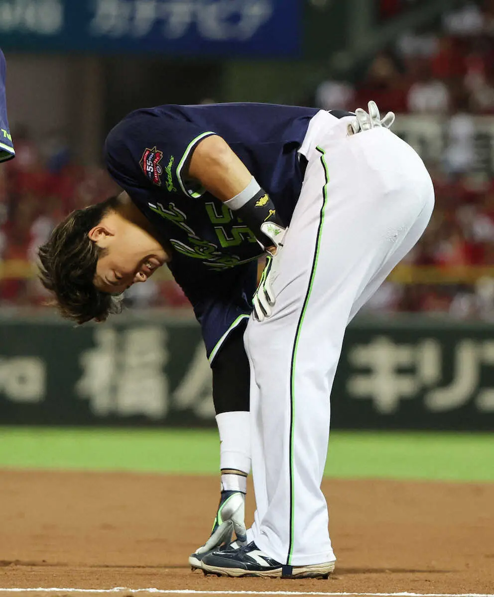 【画像・写真】ヤクルト村上の骨折が判明…前夜に自打球を当てて負傷交代