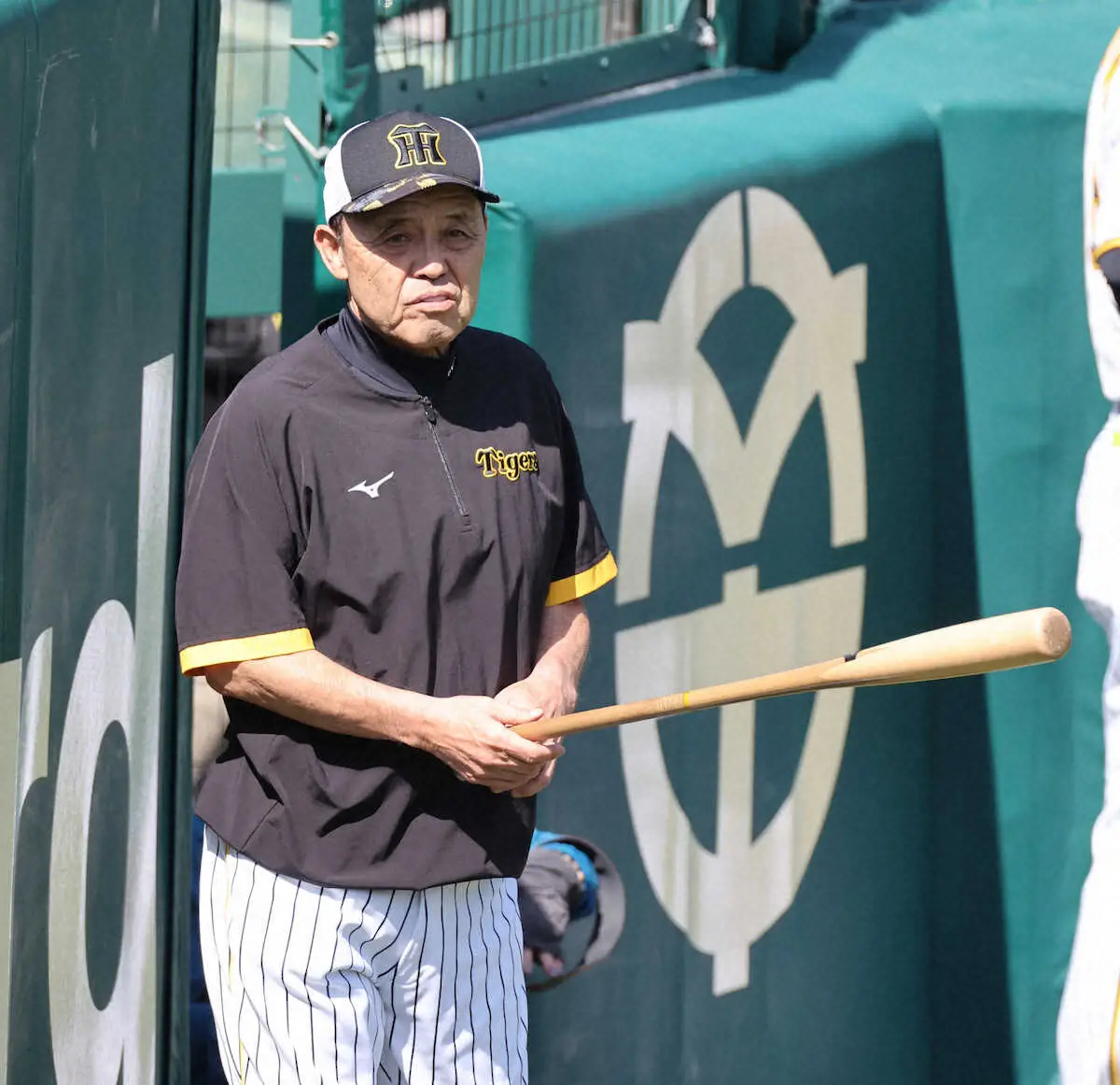 【画像・写真】阪神・岡田監督に「最高栄誉ポスト」　粟井球団社長が明言　「フロントに入ってタイガースを支えてもらう」