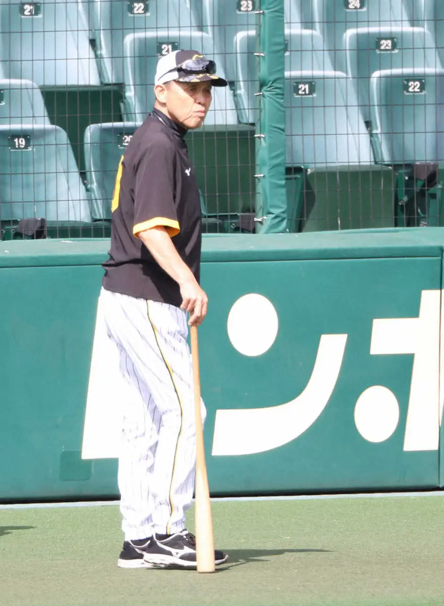 【画像・写真】阪神・岡田監督　退任表面化後初めて取材対応　穏やかに「別に何もないよ」、CSへ「2年間の集大成」