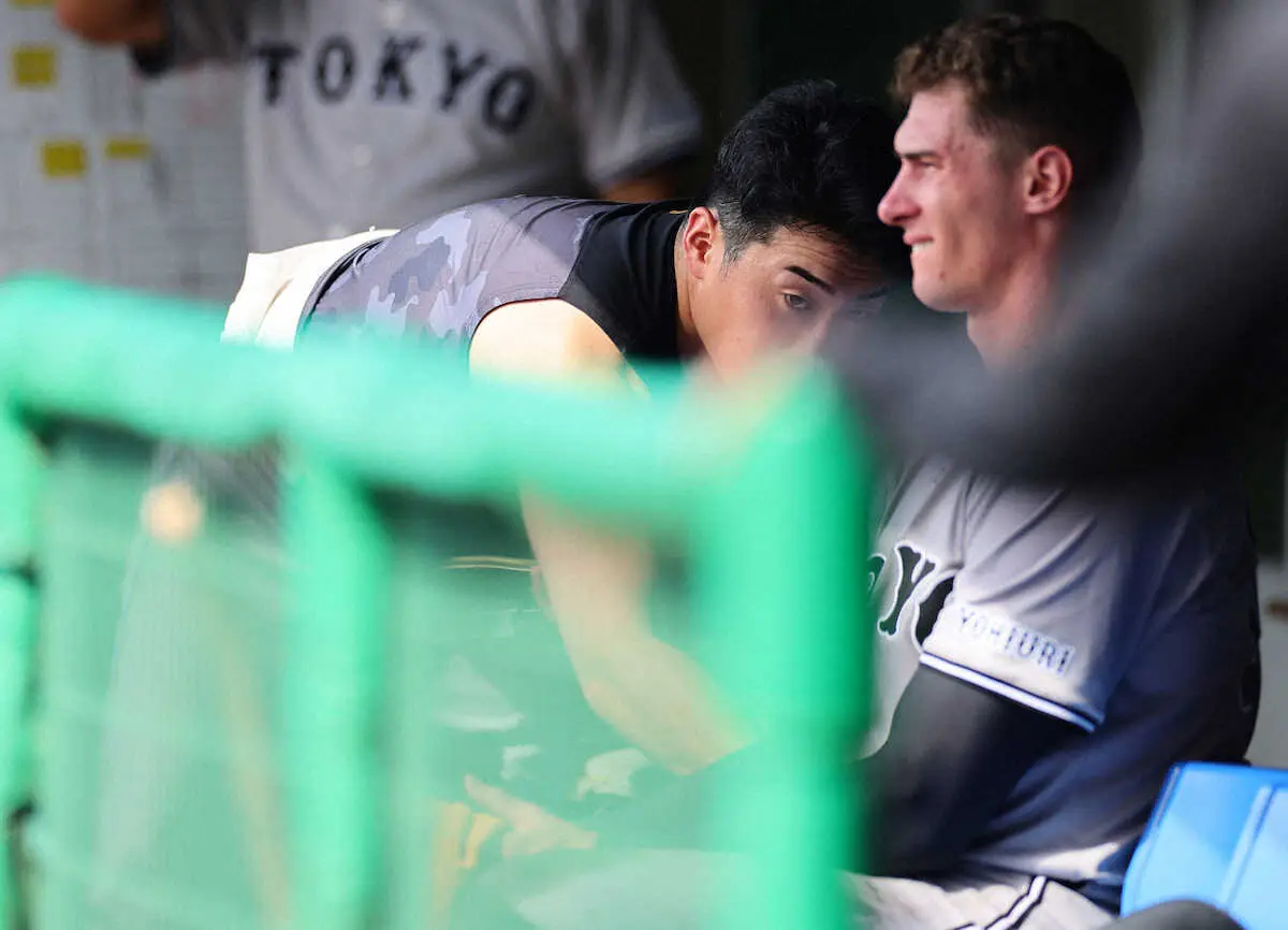 【画像・写真】巨人・浅野　腰の違和感のため途中交代　阿部監督「明日、起きた時の様子を見て」フェニックスL