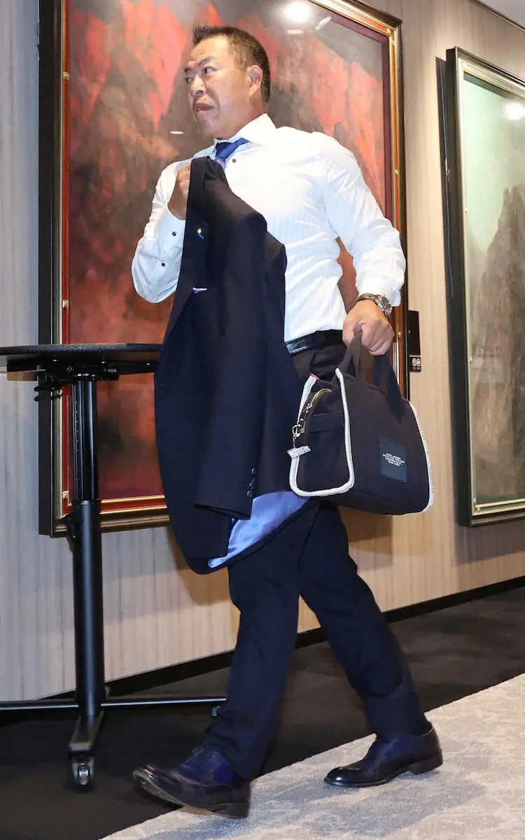 【画像・写真】中日・井上新監督　マルティネスを全力慰留　今季年俸2億円から大幅増で臨む