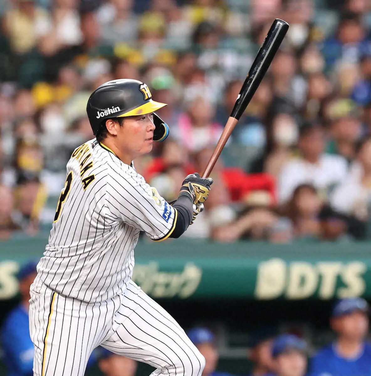 【画像・写真】＜神・D＞　9回、阪神・大山は右前打を放つ