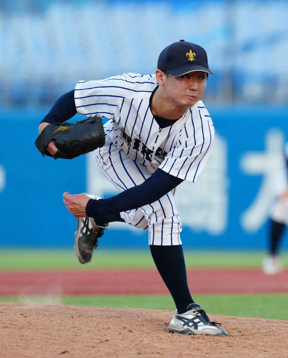 【画像・写真】データ班兼任の立大・佐々木が2回無失点　リーグ初登板で宗山を抑える