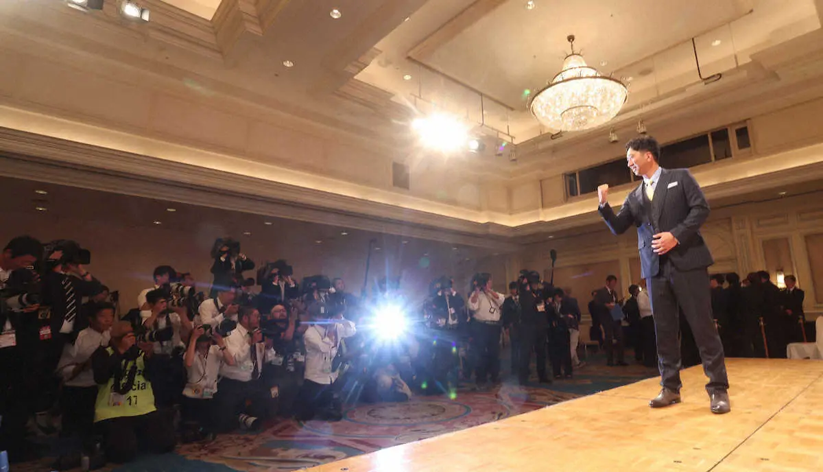 【画像・写真】【阪神・藤川新監督　語る】選手への直言は「説明できるかじゃないですか？なぜか、と」