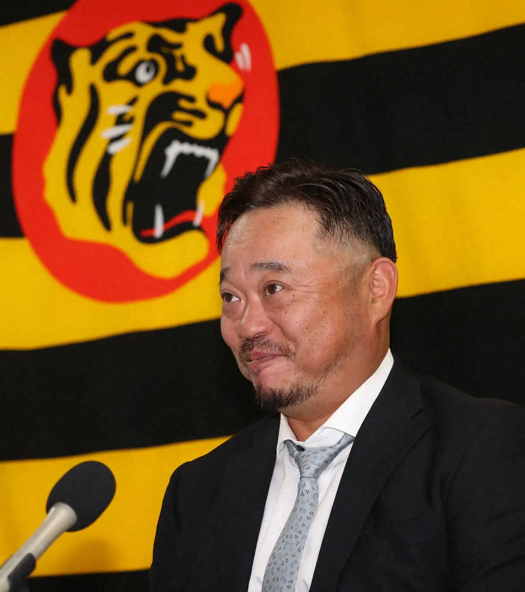 【画像・写真】阪神　25年の監督・コーチ陣容発表　小谷野、梵両打撃Cが新入団　金村投手Cは3年ぶり復帰