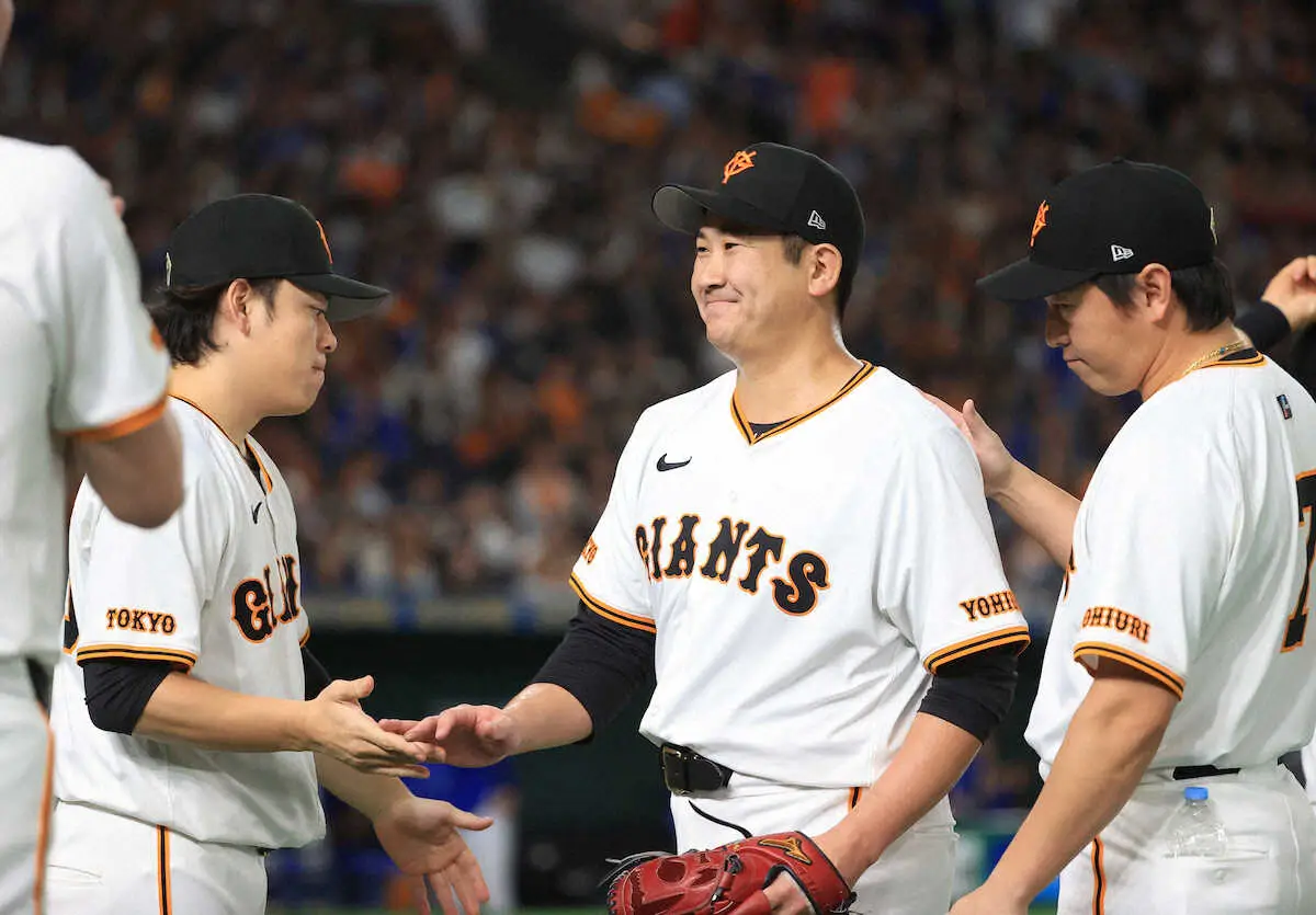 【画像・写真】「鳥肌！」同点の8回に菅野だ小林だ！中3日のスガコバ救援登場に東京D騒然「泣きそう…」「吠えた～！」