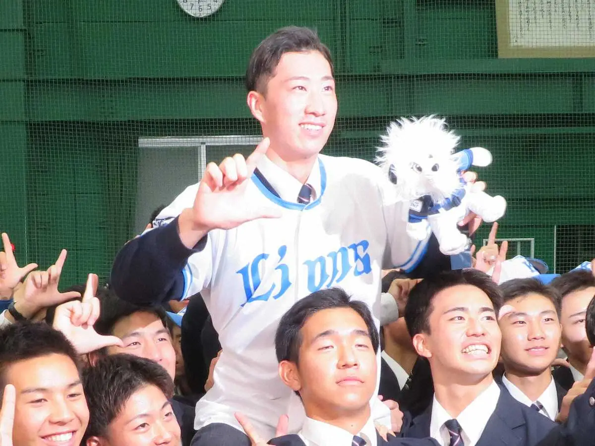 【画像・写真】西武ドラ1は金沢の“源田2世”斎藤　想定外の1位指名で会見場に出遅れ　チームメートが「絶句していた」