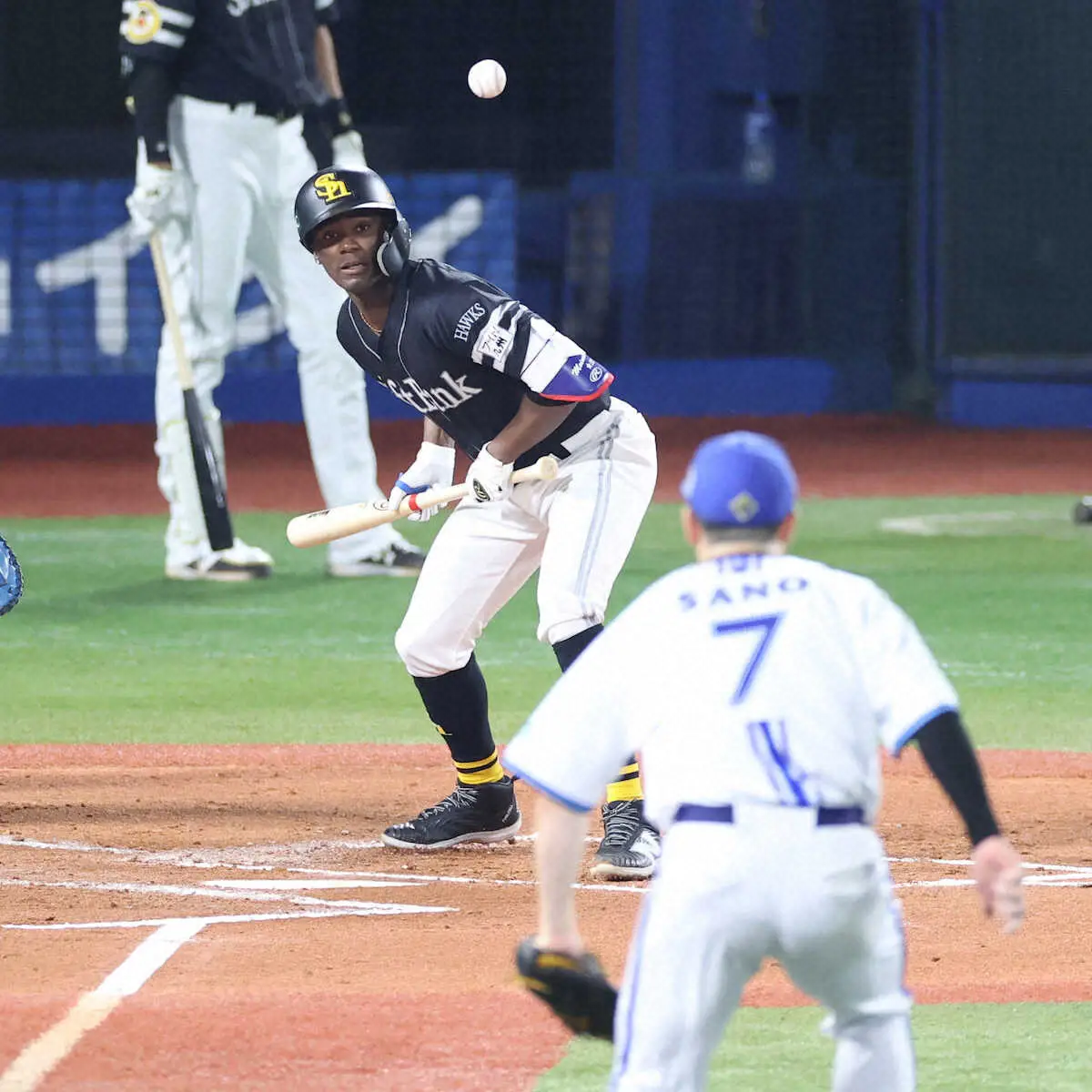 【画像・写真】ソフトバンク強い！ハマスタ連勝　山川1号V2ランでシリーズ14連勝　さあ本拠で4年ぶり日本一決める