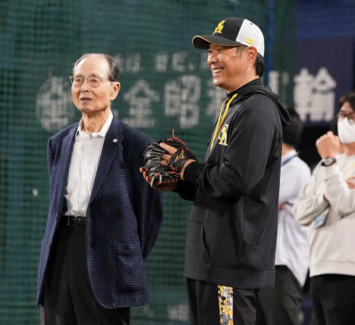 【画像・写真】ソフトバンク・王貞治会長　先制V弾の山川を称賛「あれで入っちゃうんだから。たいしたもんだね」