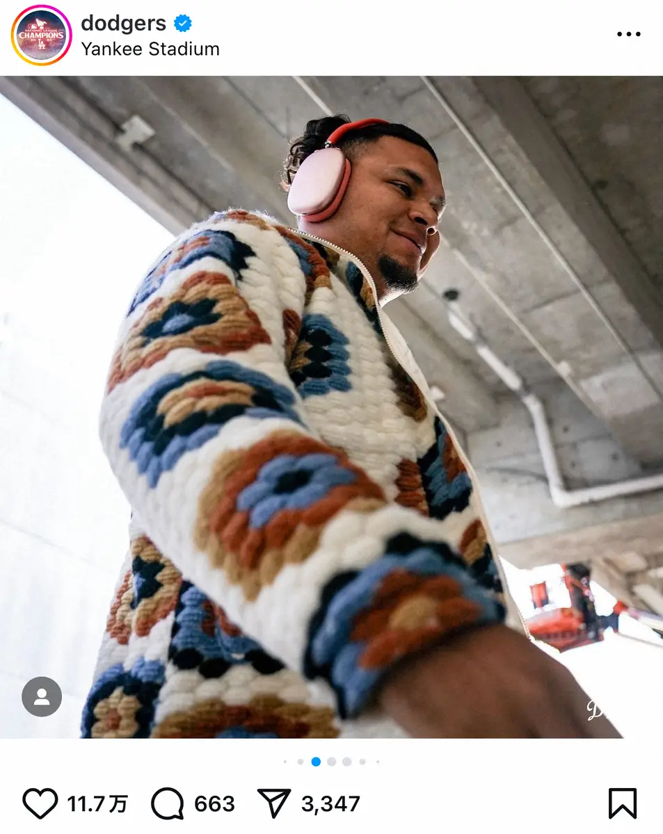 【画像・写真】「誰のコーデがお気に入り？」ド軍公式SNSが選手の球場入り公開　ニット帽の大谷にクールなフリーマン