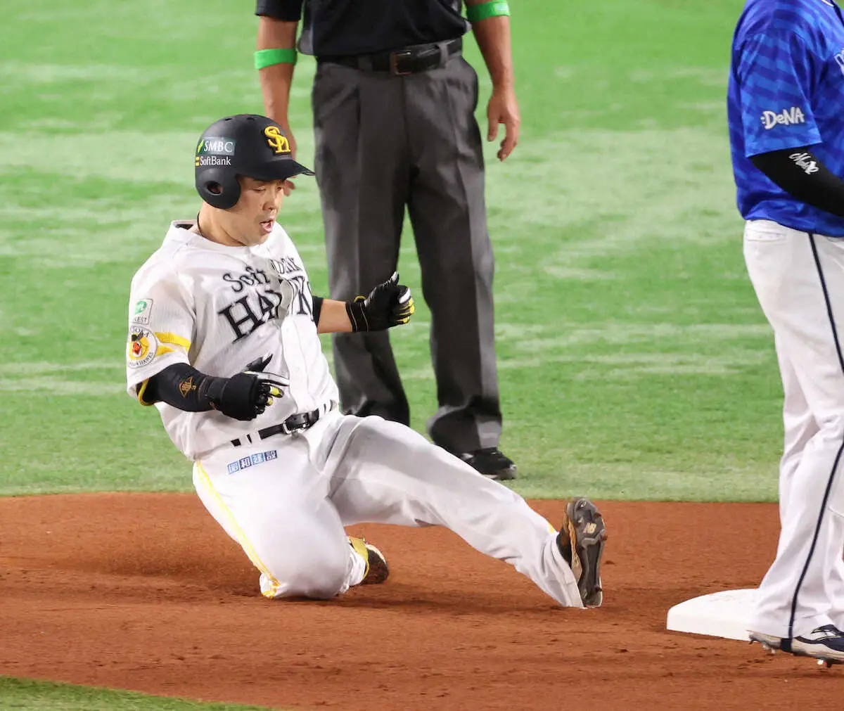 【画像・写真】スタメン復帰即同点打のソフトバンク・近藤「勝ちに貢献したい」足の状態「走っている時は気にならない」