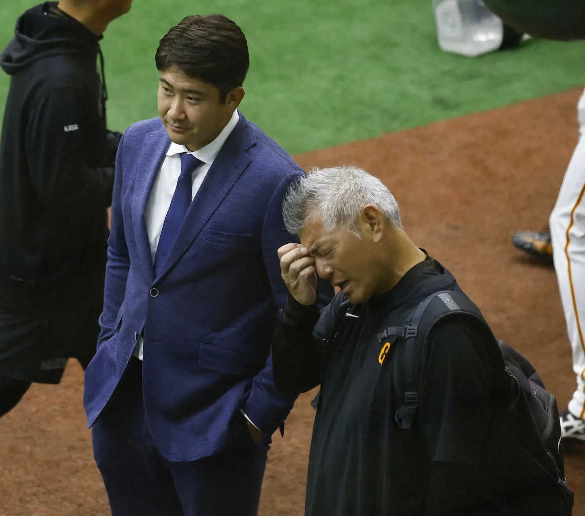 【画像・写真】巨人・菅野があいさつ　12月に渡米予定　阿部監督「ぜひ頑張っていいチームに行ってほしい」