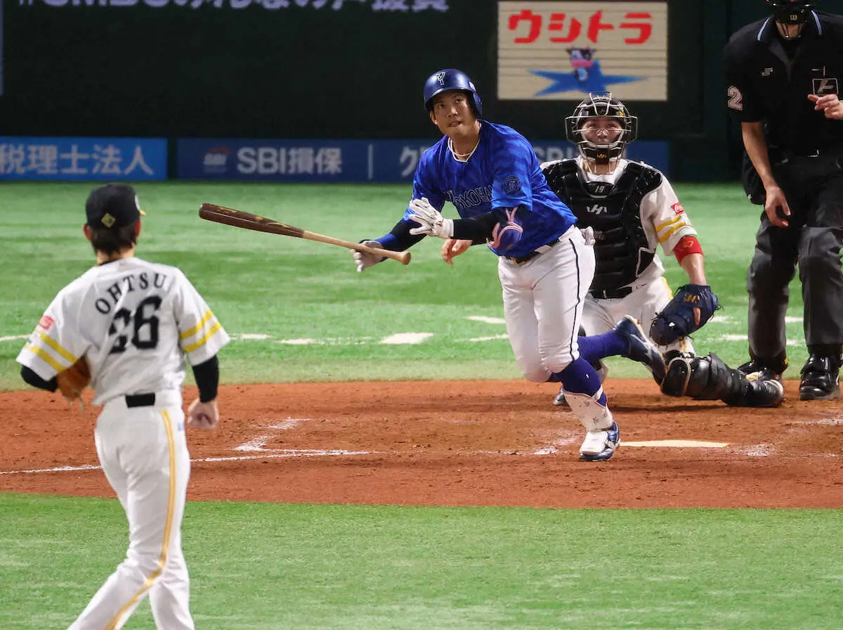 【画像・写真】DeNA・桑原　闘志全開！勝ち越しガッツ弾！守備でもダイビングキャッチ　ミーティングではチームにカツ