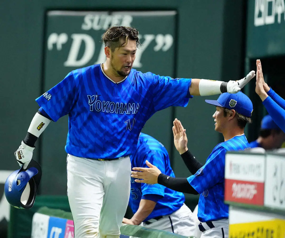 【画像・写真】DeNA・戸柱　ダメ押し適時二塁打「フォークをしっかり自分のスイングで捉えられた」　捕手でも好リード