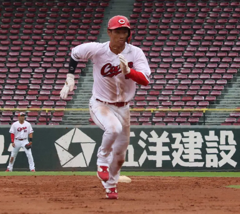 【画像・写真】広島・中村奨　軽打だ三盗だ　紅白戦で存在感発揮　新井監督も納得「根気強くやっているように見える」