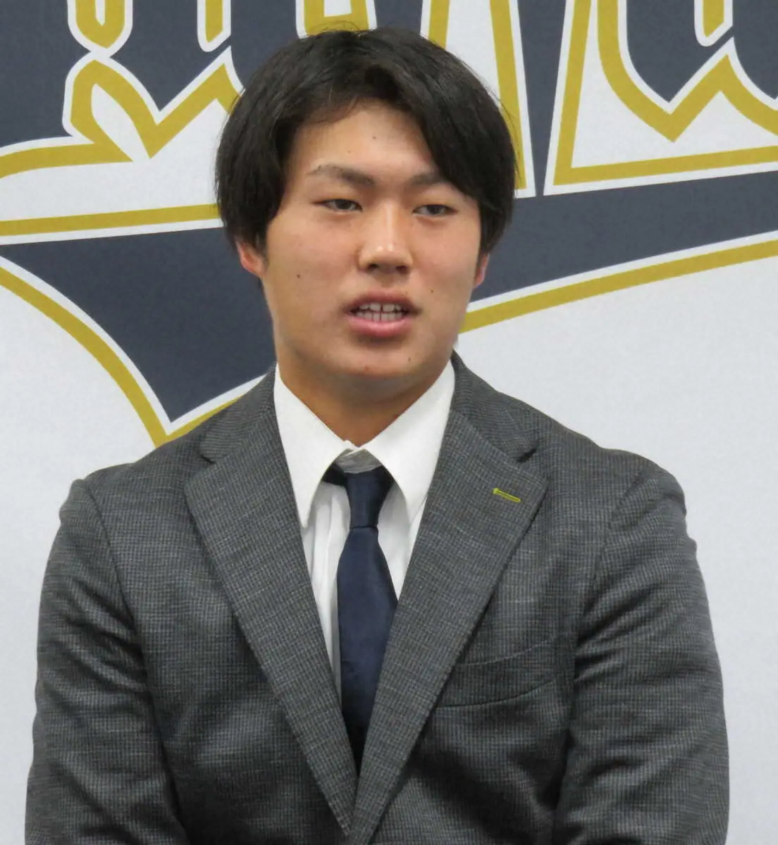 【画像・写真】オリックス・堀が後輩「今朝丸打ち」に意欲　初の契約更改は現状維持の年俸500万円でサイン