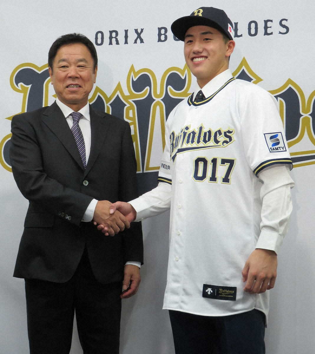 オリックス 育成契約の新助っ人・チェンが入団会見 最速152キロの18歳 