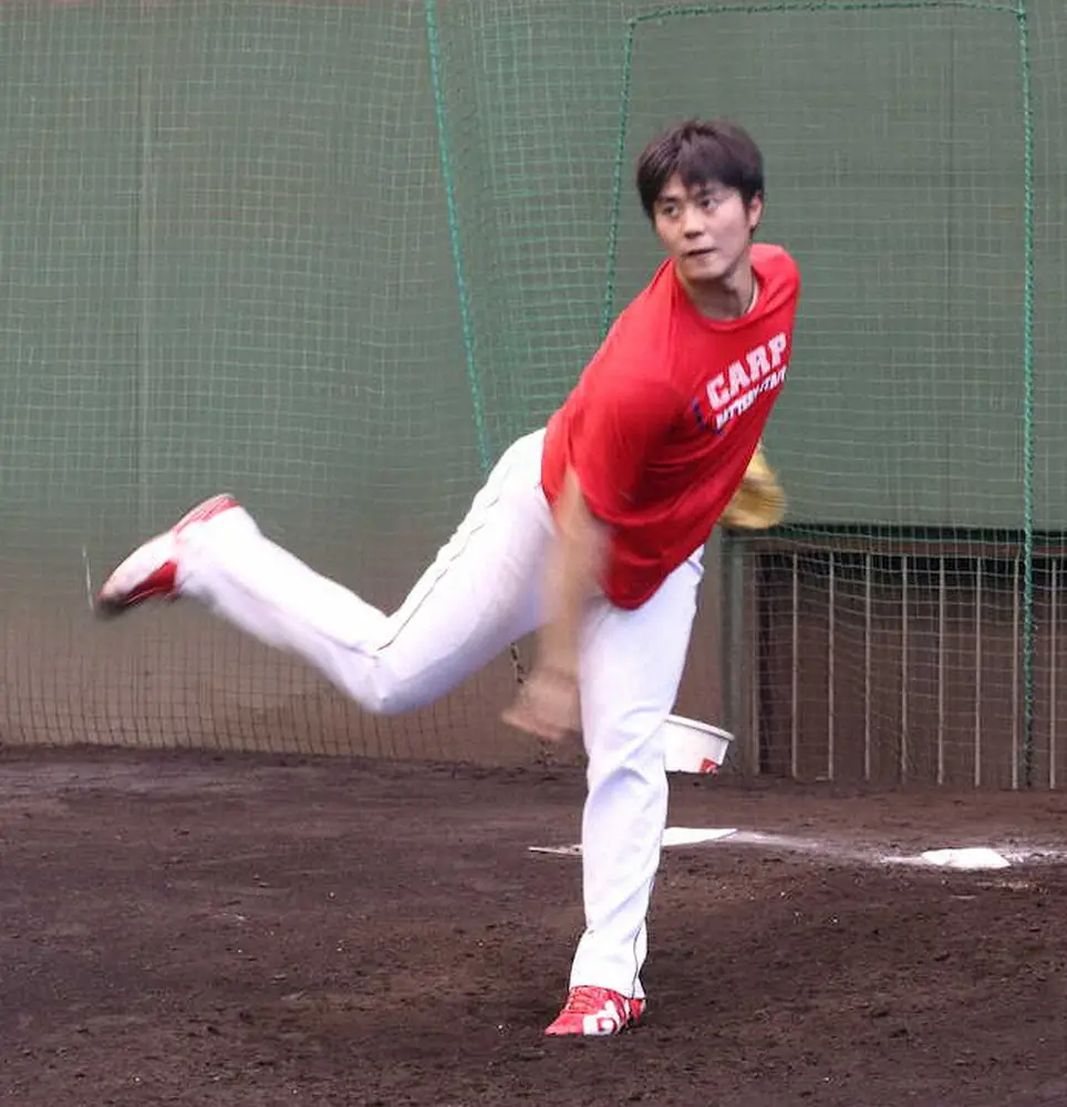 【画像・写真】広島が秋季Cスタート　球団アドバイザーの黒田博樹氏が鬼の投げ込み指令「リスクは背負って…」