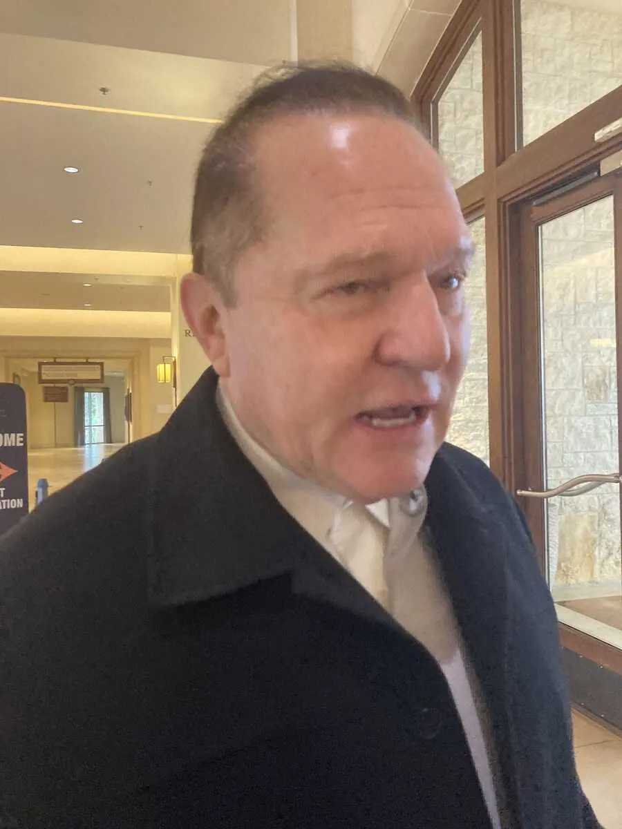 【画像・写真】GM会議を終え、日本メディアの質問に答えるボラス代理人　（撮影・杉浦大介通信員）